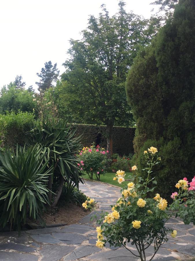 Villa Aurelia - Casa De Campo Con Jardin Y Piscina Entre Madrid Y Segovia Ortigosa del Monte エクステリア 写真